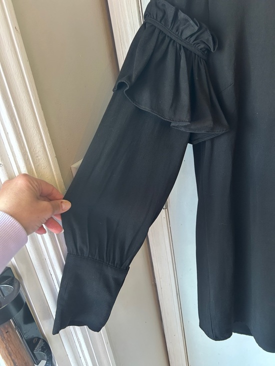 Black Long Sleeve Ruffle Shift Mini Casual Dress - Picture 3 of 7